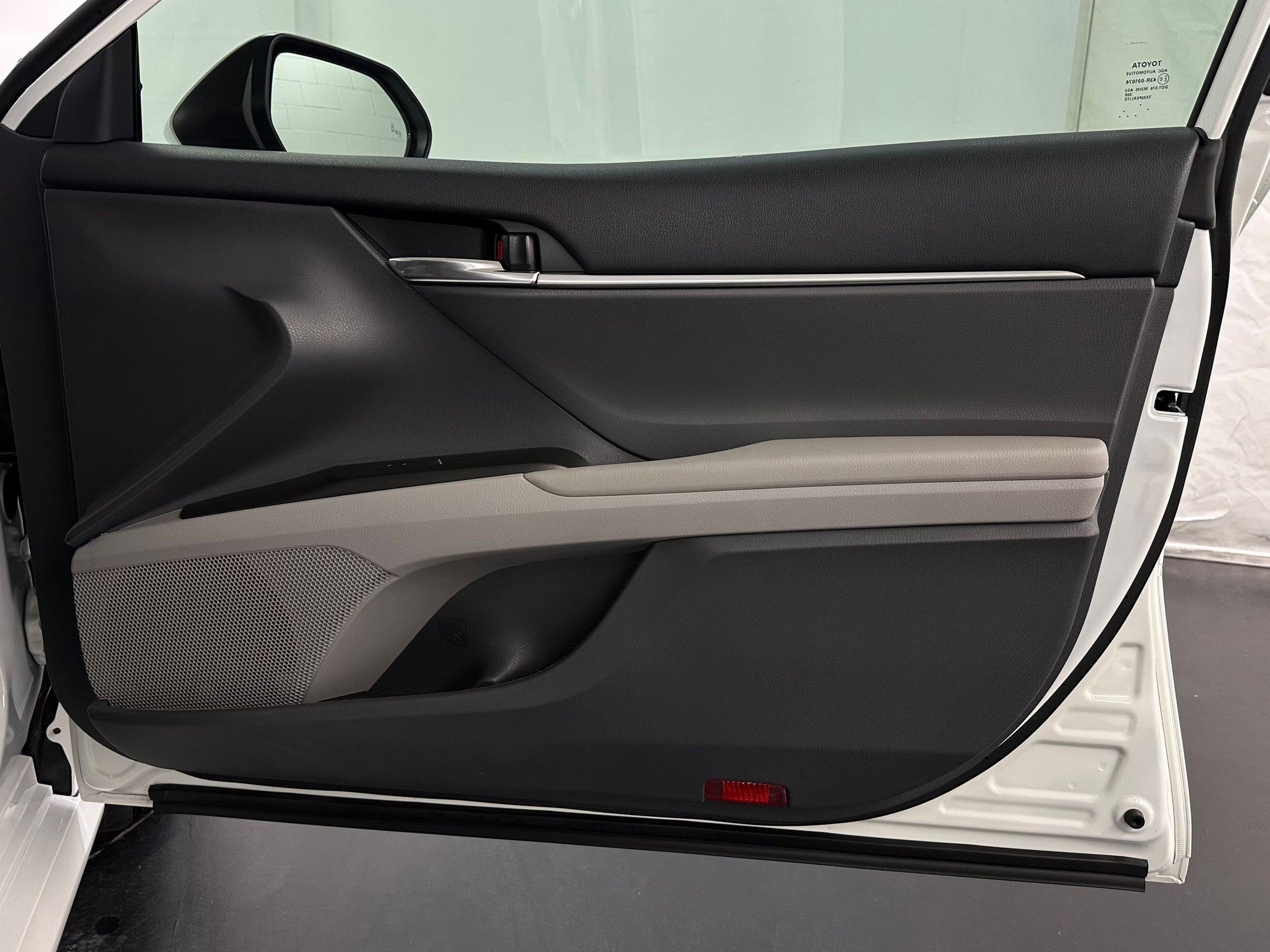 Used 2023 Toyota Camry LE image 33