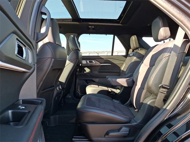 Used 2025 Ford Explorer ST image 10
