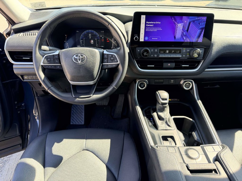 Certified 2025 Toyota Grand Highlander AWD image 2