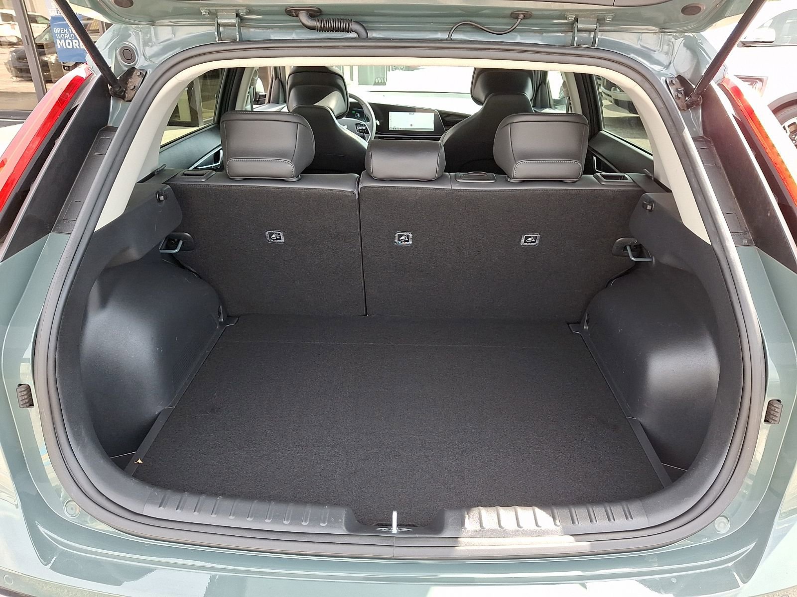 Used 2023 Kia Niro EX Touring image 30