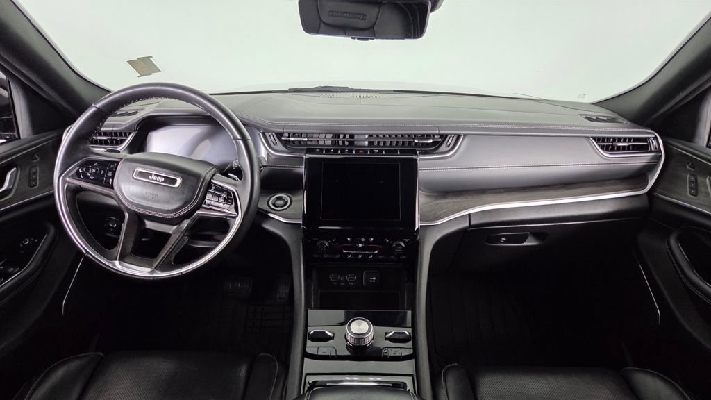 Used 2022 Jeep Grand Cherokee Overland w/ Luxury Tech Group IV image 40