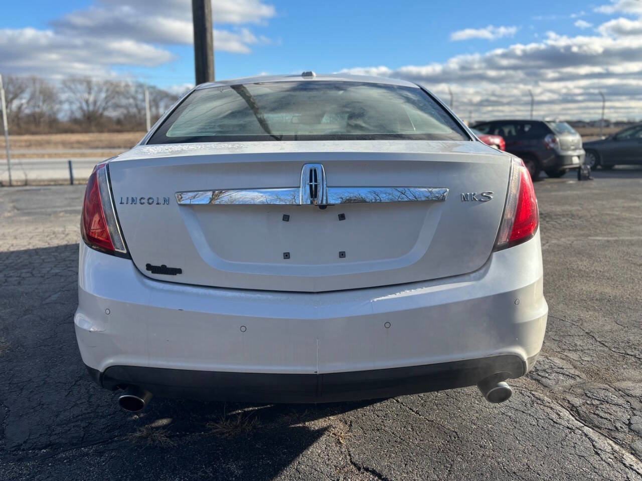 Used 2010 Lincoln MKS image 4