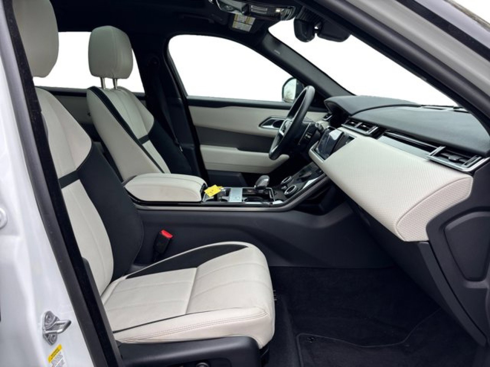 Certified 2022 Land Rover Range Rover Velar S image 20