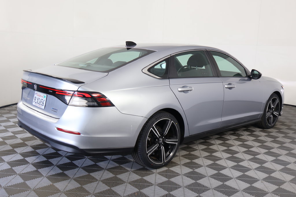 Used 2024 Honda Accord Sport image 4