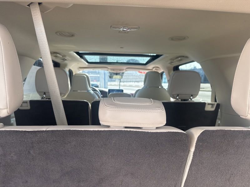 Used 2021 Lincoln Navigator Reserve w/ Luxury Package image 13
