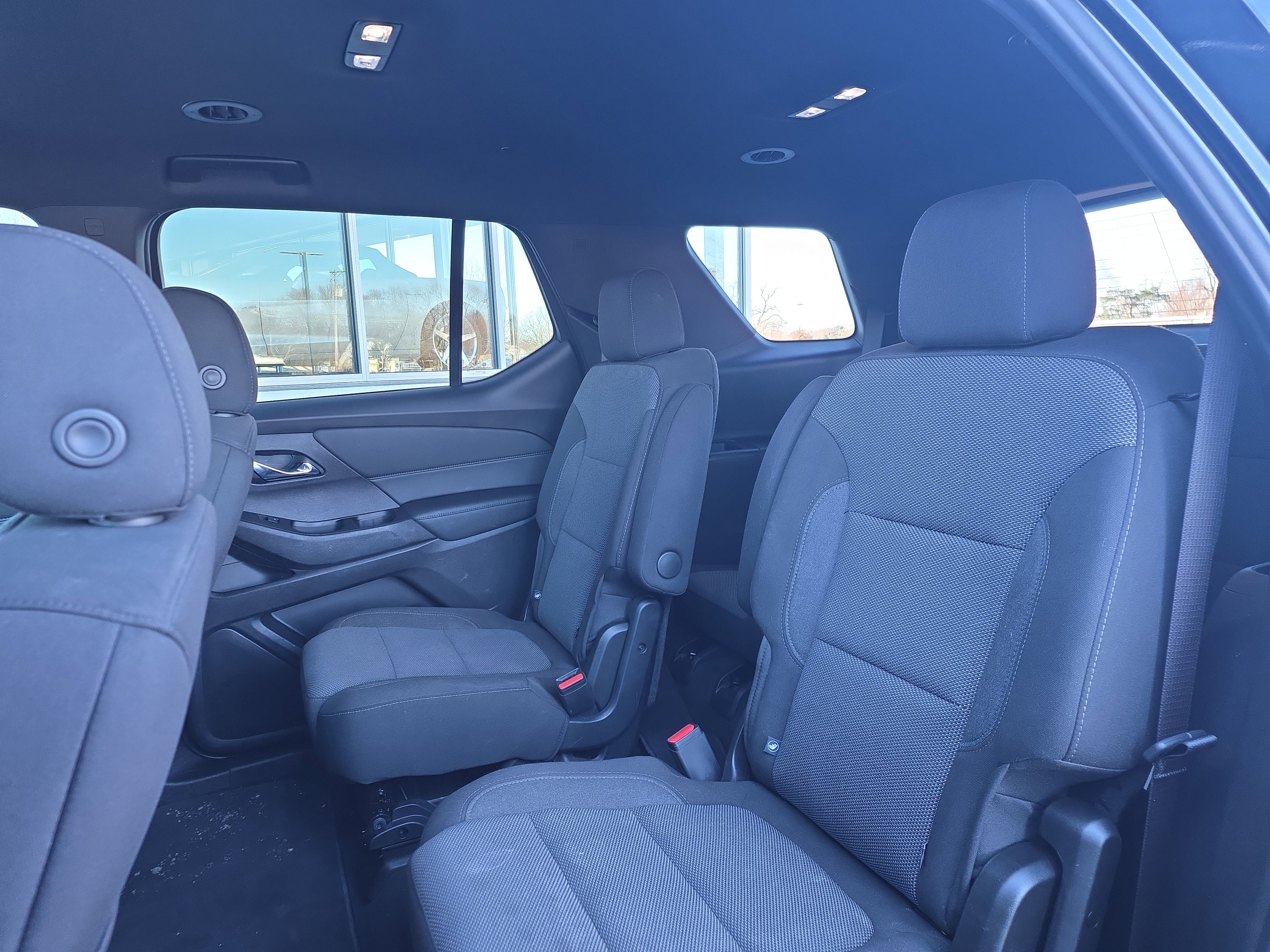 Used 2023 Chevrolet Traverse LT image 34