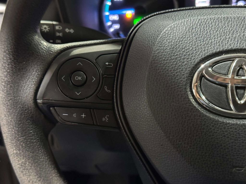 Used 2019 Toyota RAV4 LE image 8