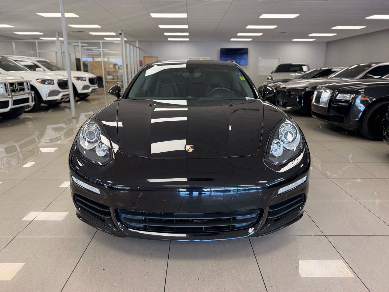 Used 2016 Porsche Panamera 4 AWD/4WD image 3