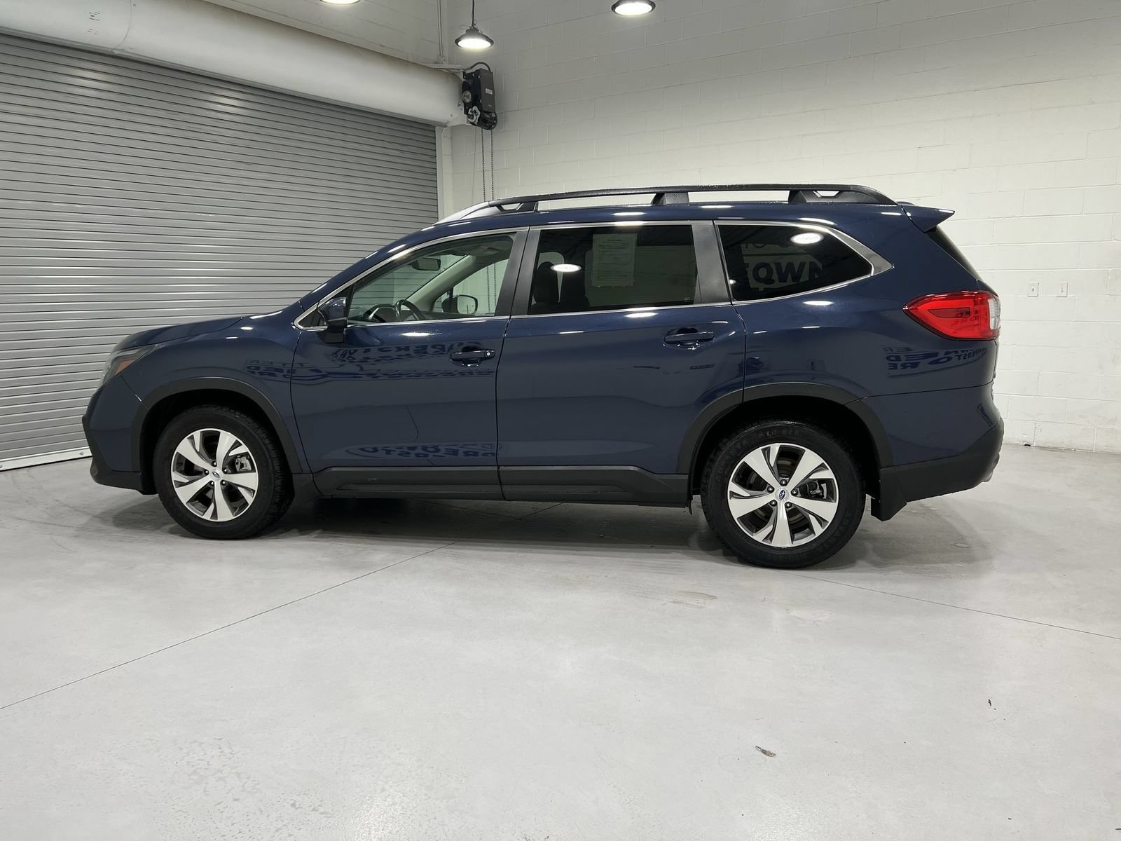 Used 2024 Subaru Ascent Premium w/ Convenience Package AWD/4WD image 5