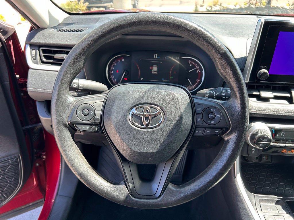 Used 2025 Toyota RAV4 XLE AWD/4WD image 10
