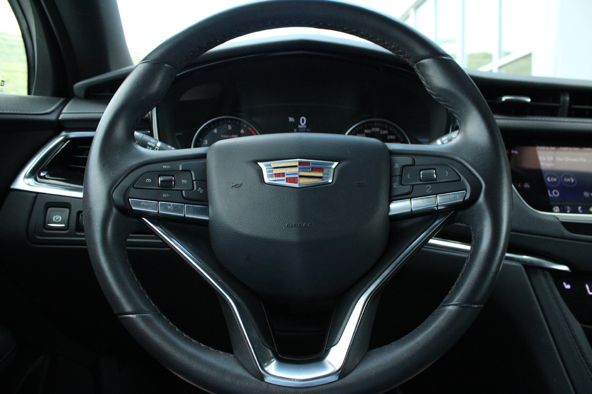 Used 2024 Cadillac XT6 Luxury AWD/4WD image 32