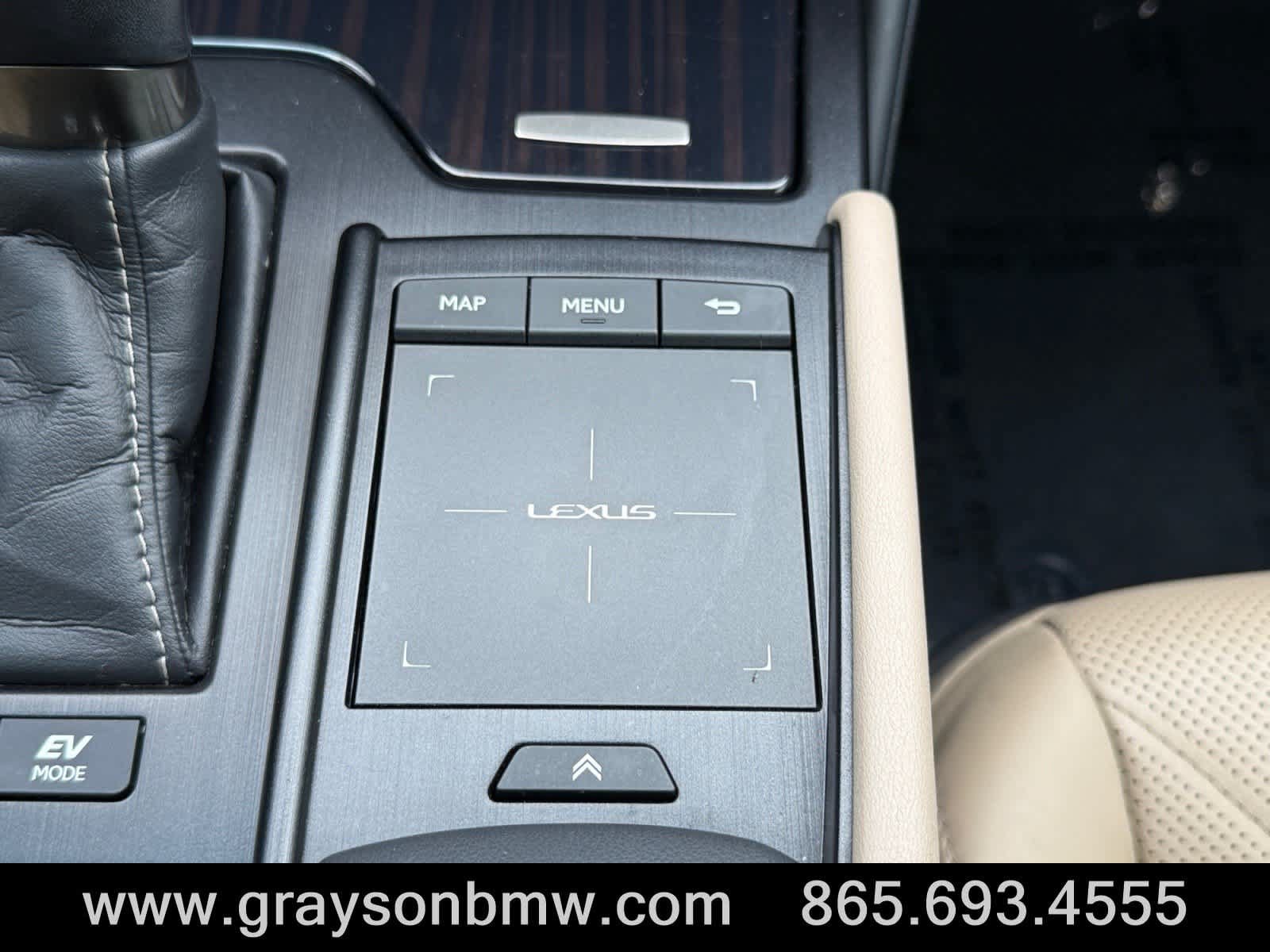 Used 2020 Lexus ES 300h Ultra Luxury w/ Accessory Package 2 FWD image 26