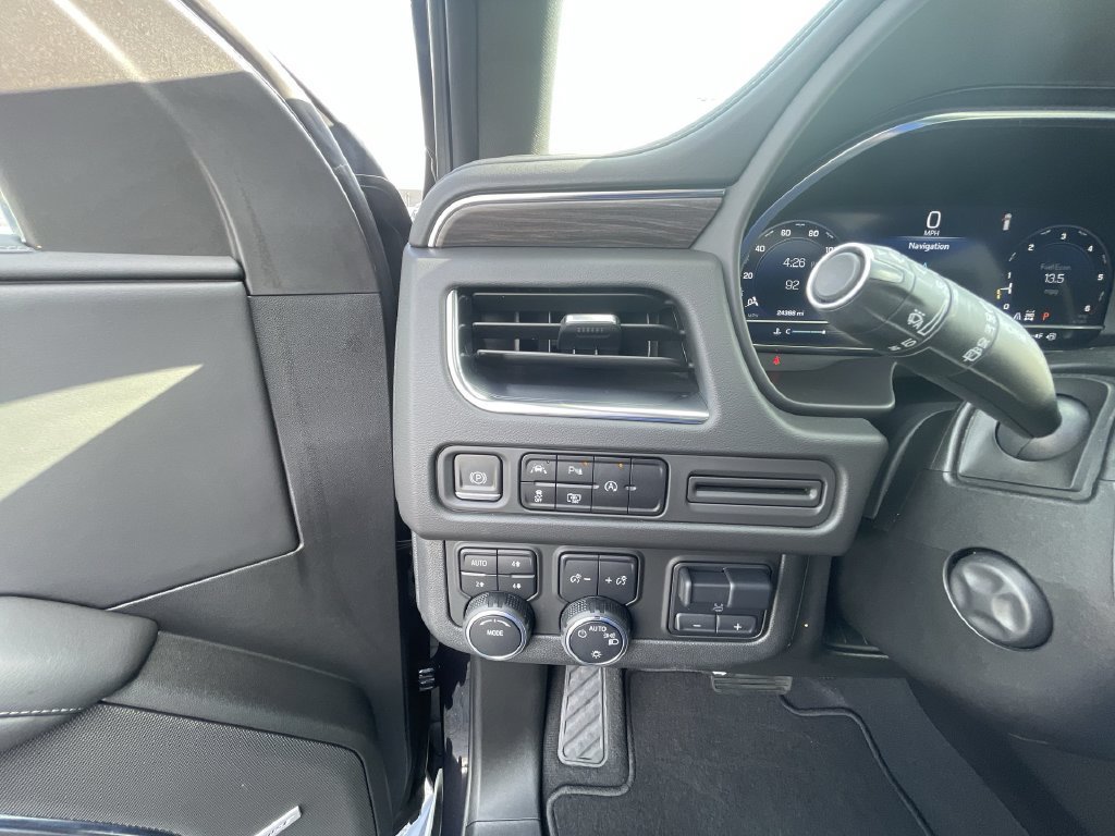 Used 2023 Chevrolet Tahoe LT w/ LT Signature Package AWD/4WD image 18