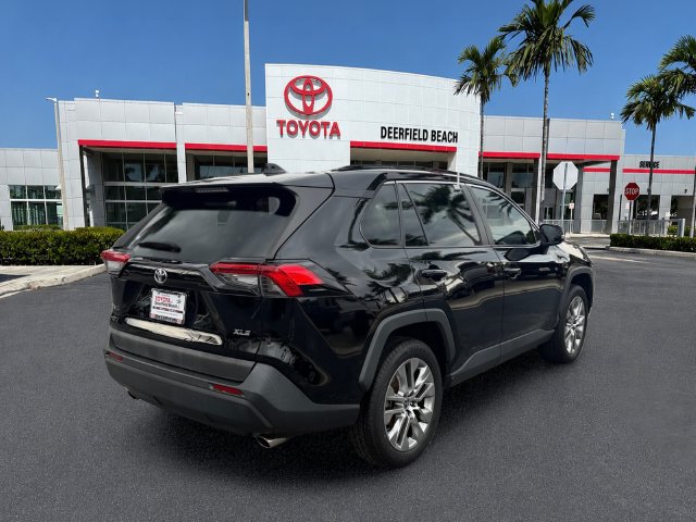 Used 2021 Toyota RAV4 XLE Premium FWD image 7