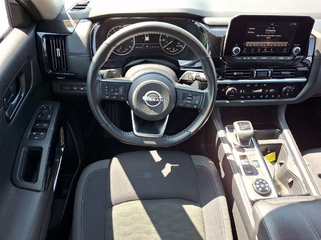 Used 2025 Nissan Pathfinder SV AWD/4WD image 11