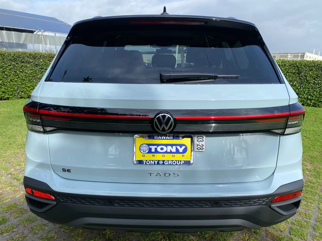 New 2026 Volkswagen Taos SE FWD image 6