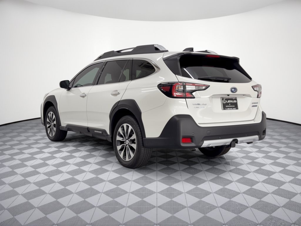 Used 2024 Subaru Outback Touring XT AWD/4WD image 3