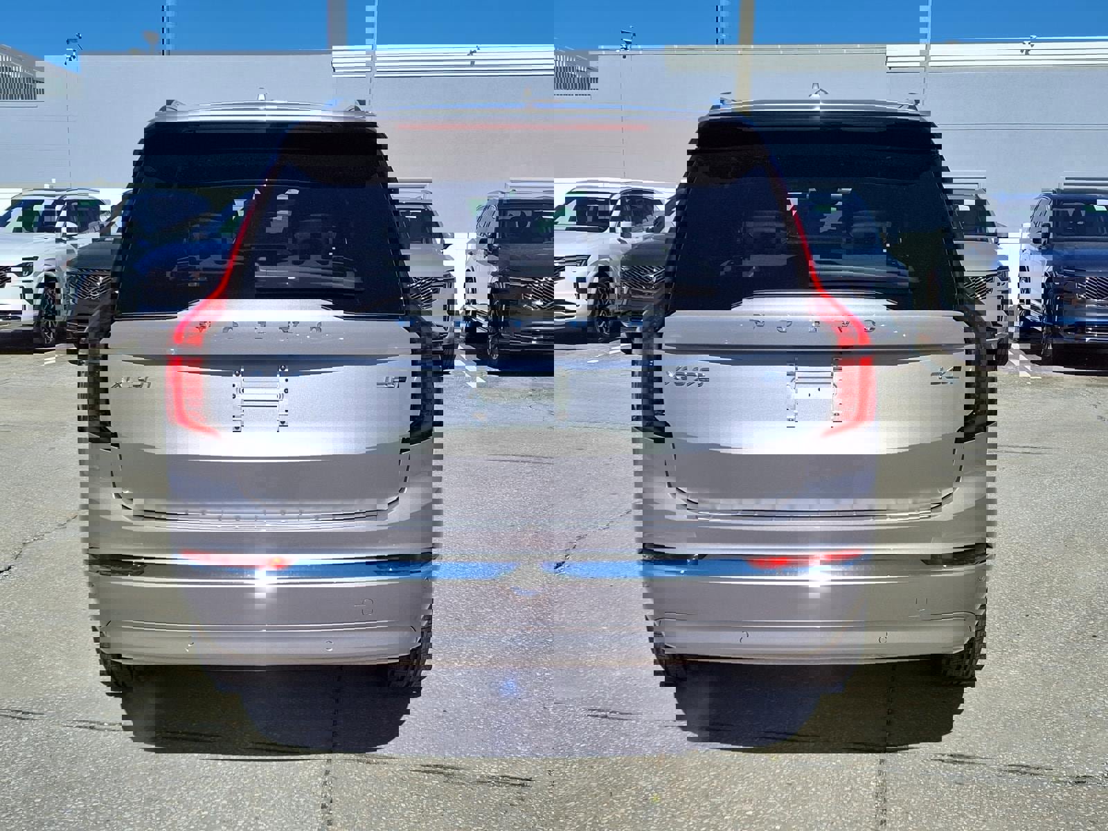 New 2026 Volvo XC90 B6 Plus w/ Protection Package Premier image 6