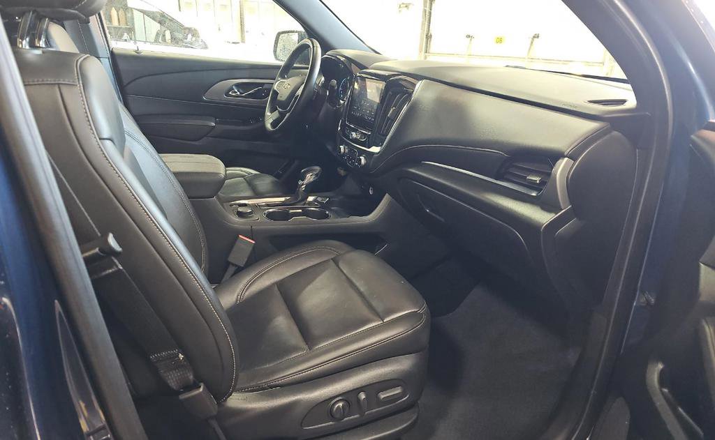 Used 2023 Chevrolet Traverse LT image 7