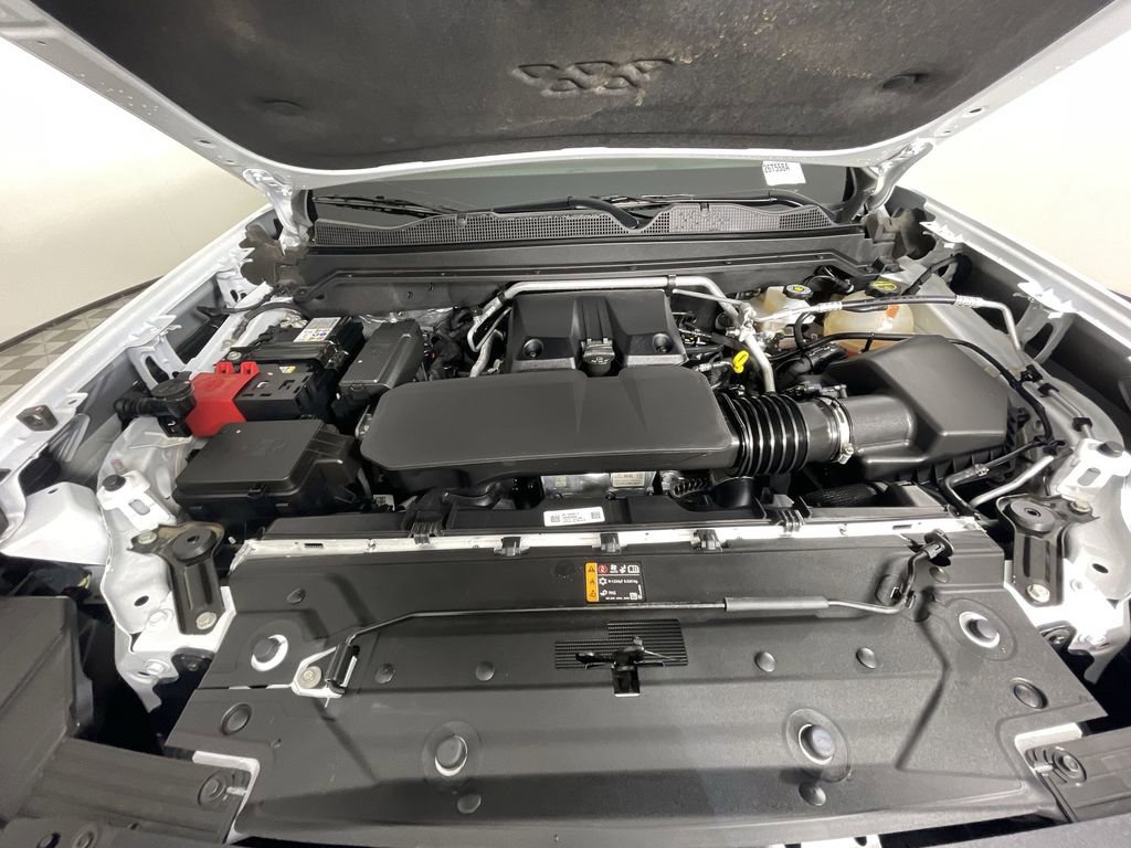 Used 2025 GMC Canyon AT4 image 30