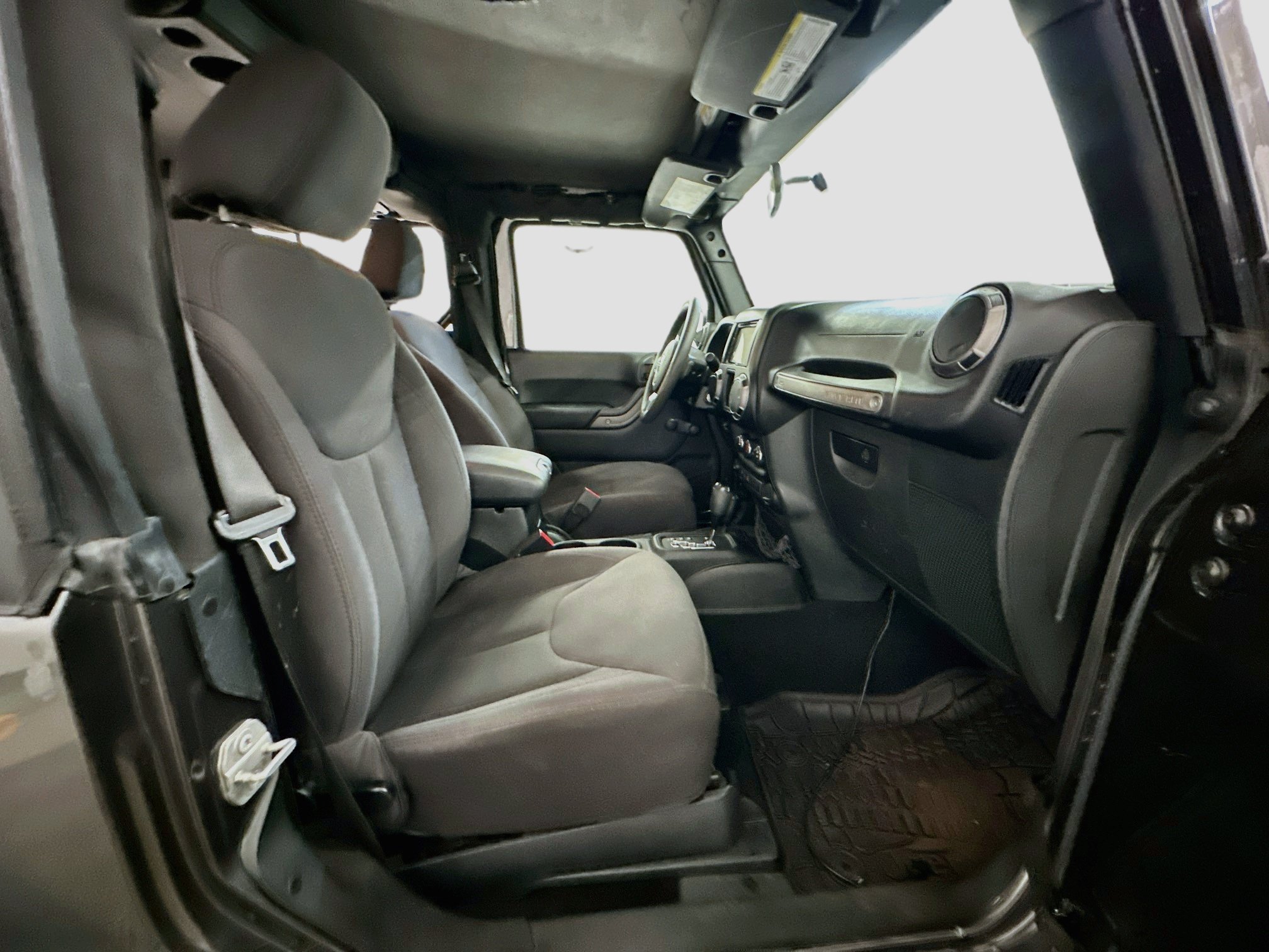 Used 2018 Jeep Wrangler Sport AWD/4WD image 26