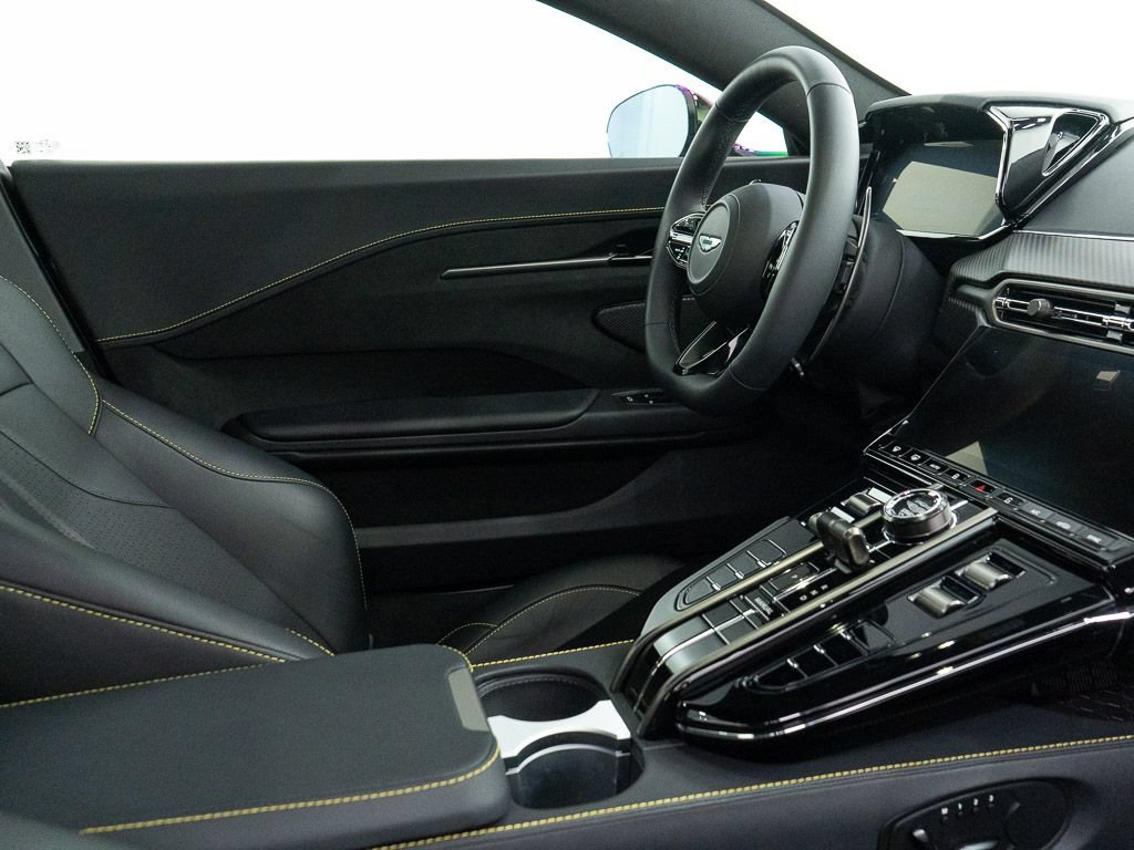Used 2026 Aston Martin V8 Vantage Coupe RWD image 21