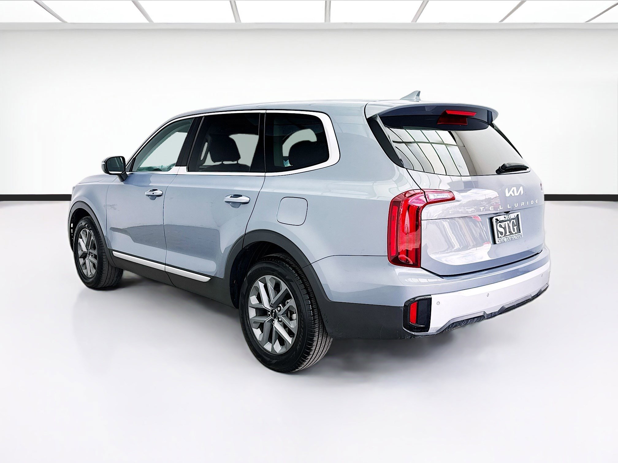 Used 2024 Kia Telluride LX FWD image 6
