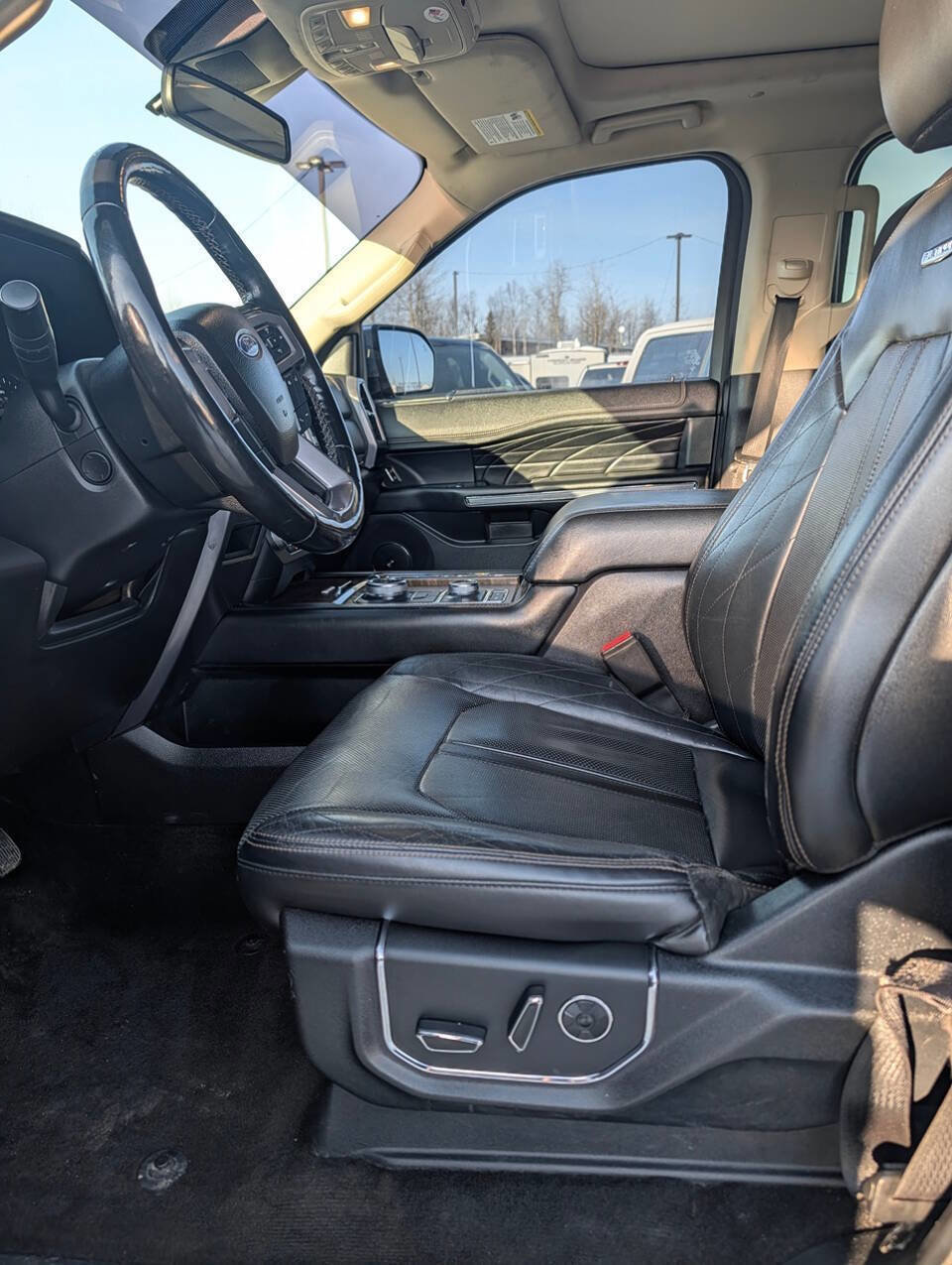 Used 2018 Ford Expedition Platinum AWD/4WD image 14