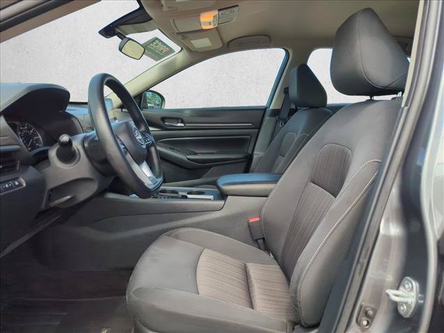 Used 2025 Nissan Altima 2.5 SV FWD image 18