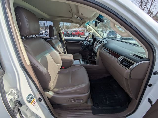 Used 2017 Lexus GX 460 Luxury w/ Sport Design Package image 38