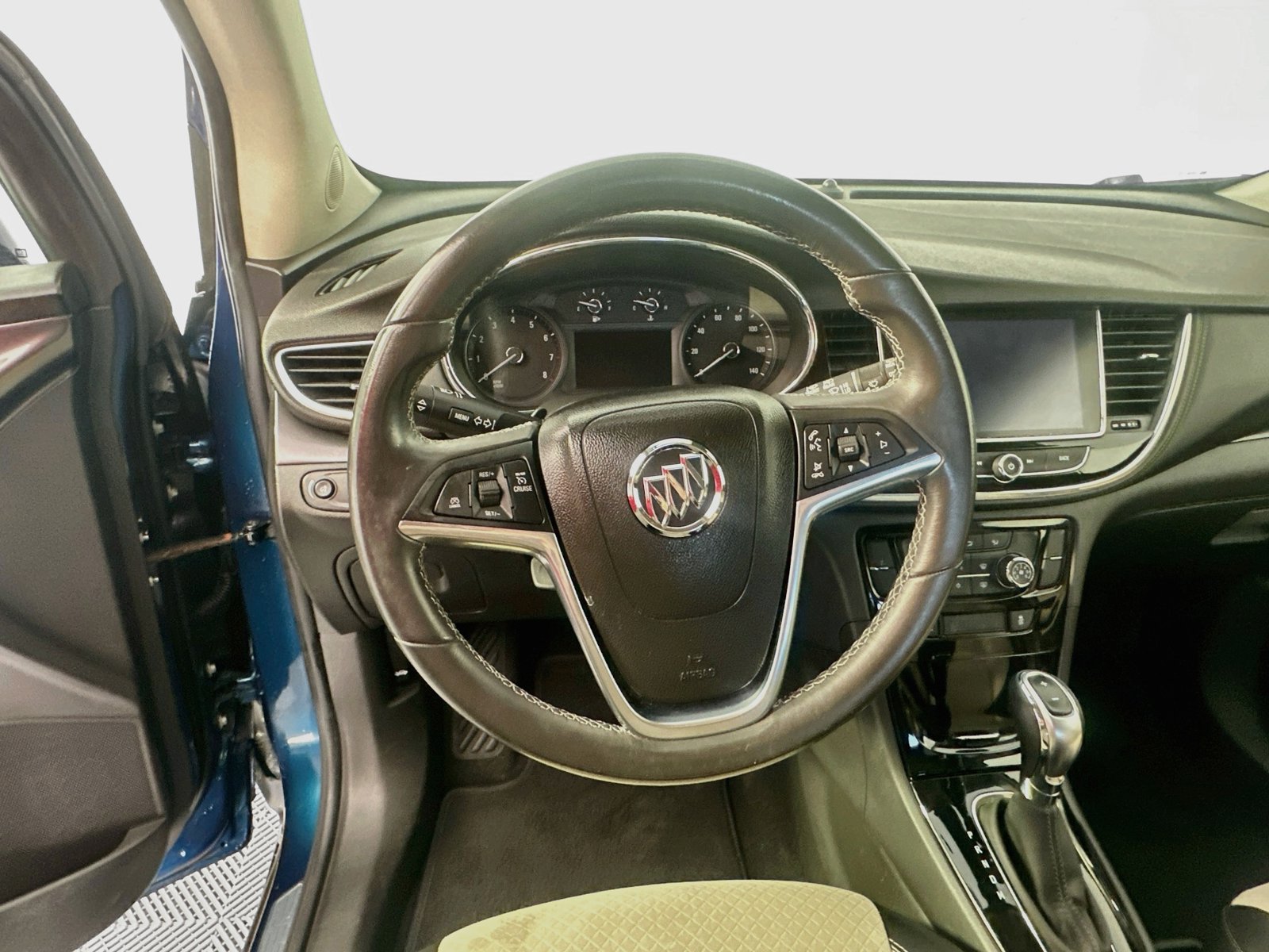 Used 2020 Buick Encore Preferred w/ Safety Package FWD image 11
