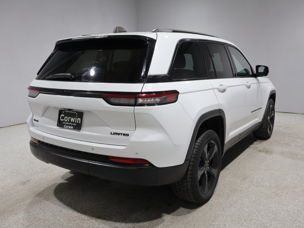 Used 2023 Jeep Grand Cherokee Limited w/ Black Appearance Package AWD/4WD image 2