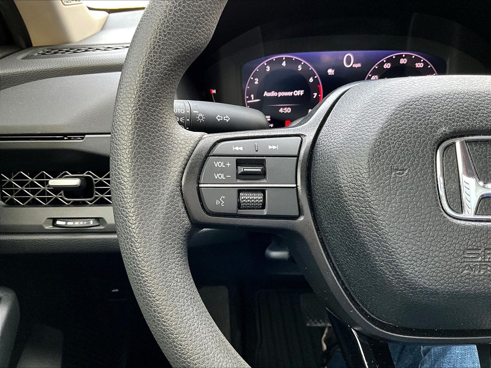 Used 2025 Honda Accord SE image 11