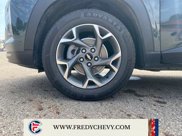 Used 2025 Chevrolet Trax LT FWD image 27