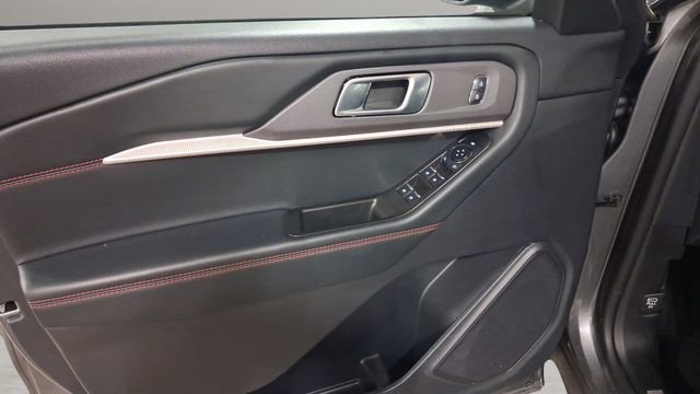Used 2025 Ford Explorer ST-Line AWD/4WD image 25