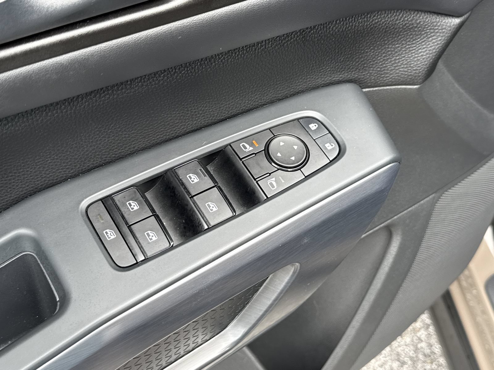 Used 2023 Nissan Pathfinder Rock Creek AWD/4WD image 16
