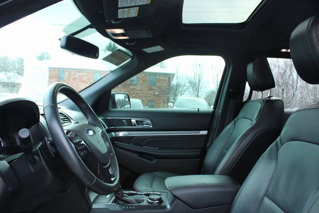 Used 2018 Ford Explorer Sport image 12