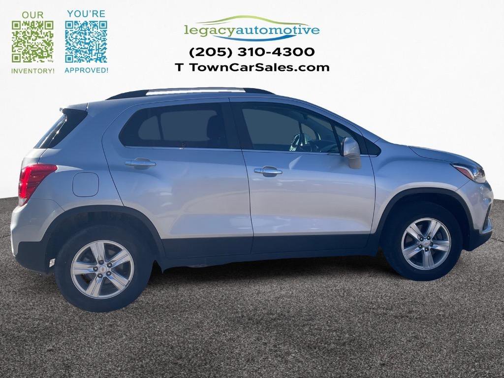 Used 2019 Chevrolet Trax LT w/ LT Convenience Package image 2