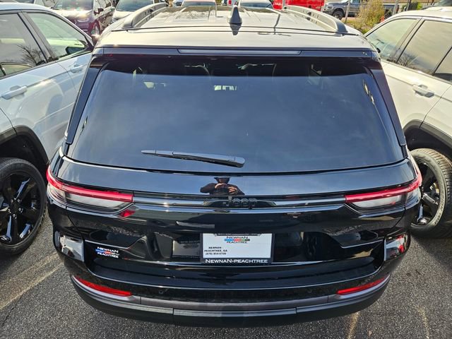 New 2026 Jeep Grand Cherokee Altitude RWD image 4