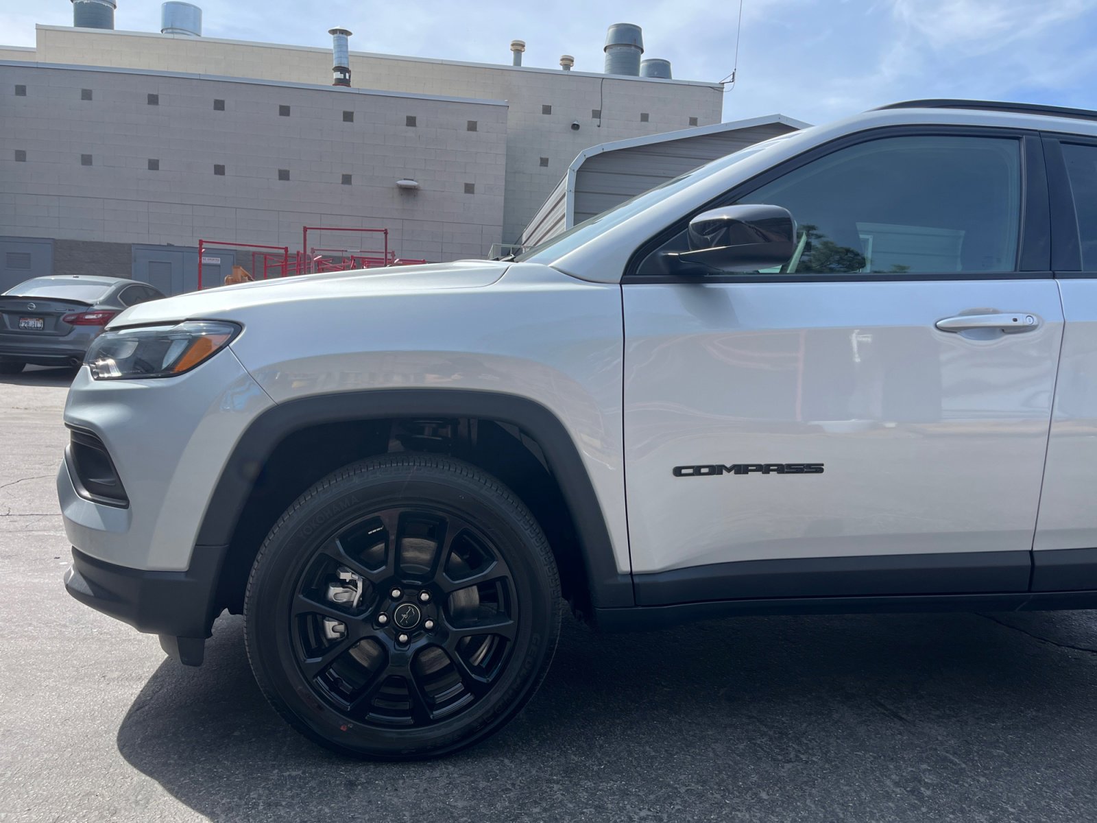 New 2026 Jeep Compass Latitude image 9