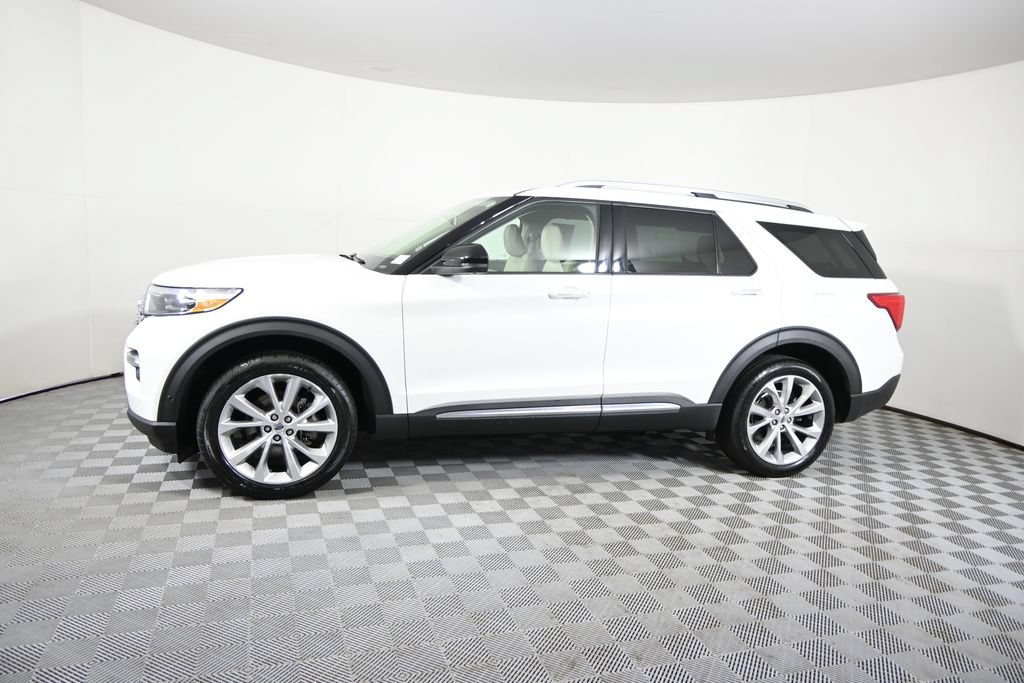 Used 2022 Ford Explorer Platinum w/ Equipment Group 601A AWD/4WD image 2