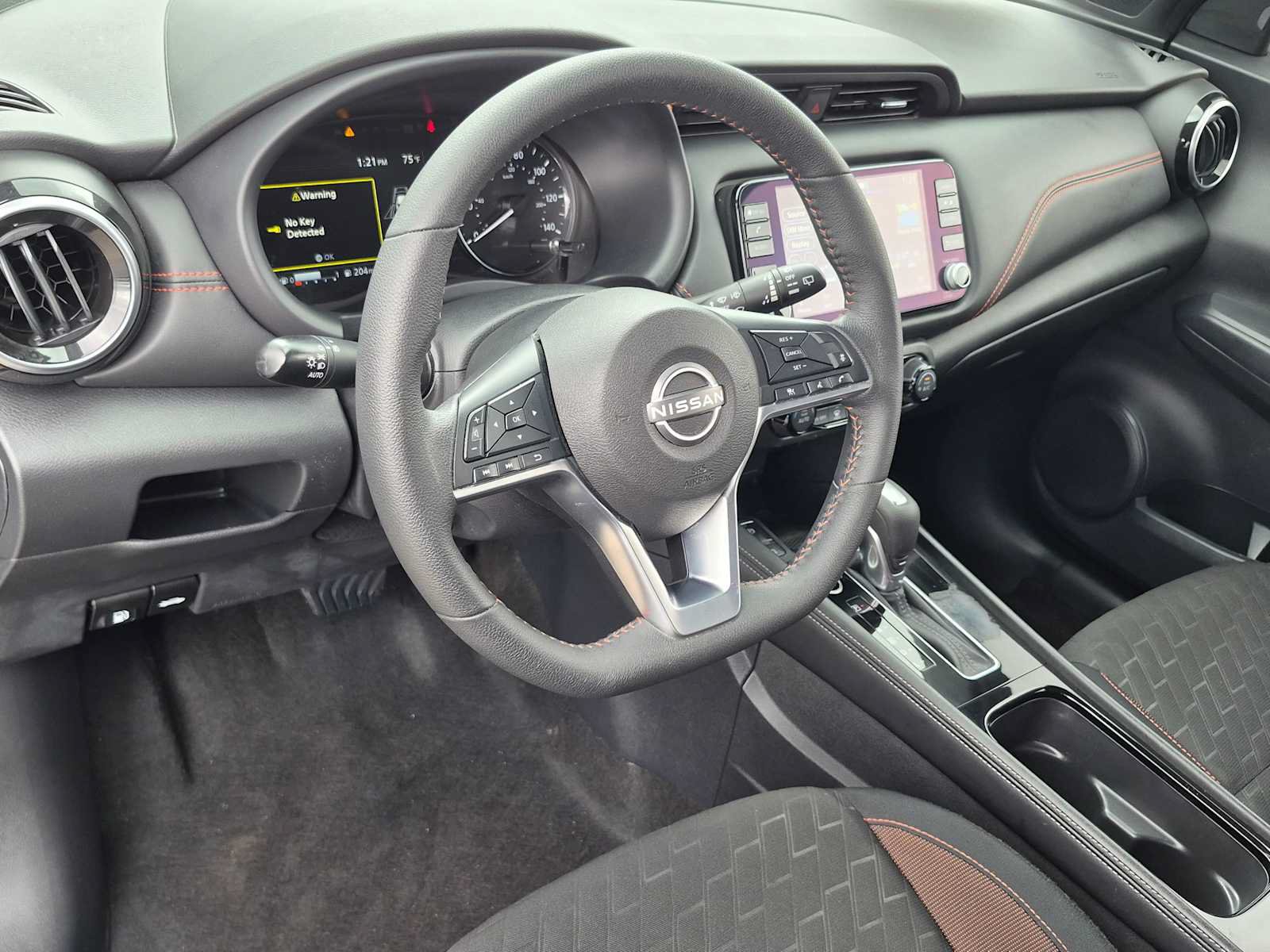 Used 2024 Nissan Kicks SR FWD image 2