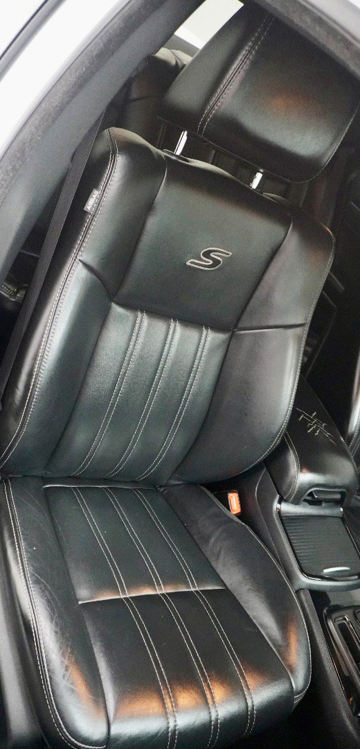 Used 2017 Chrysler 300 S image 9