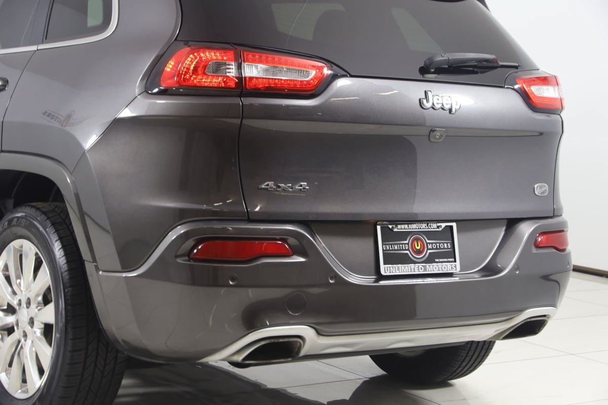 Used 2018 Jeep Cherokee Overland AWD/4WD image 21