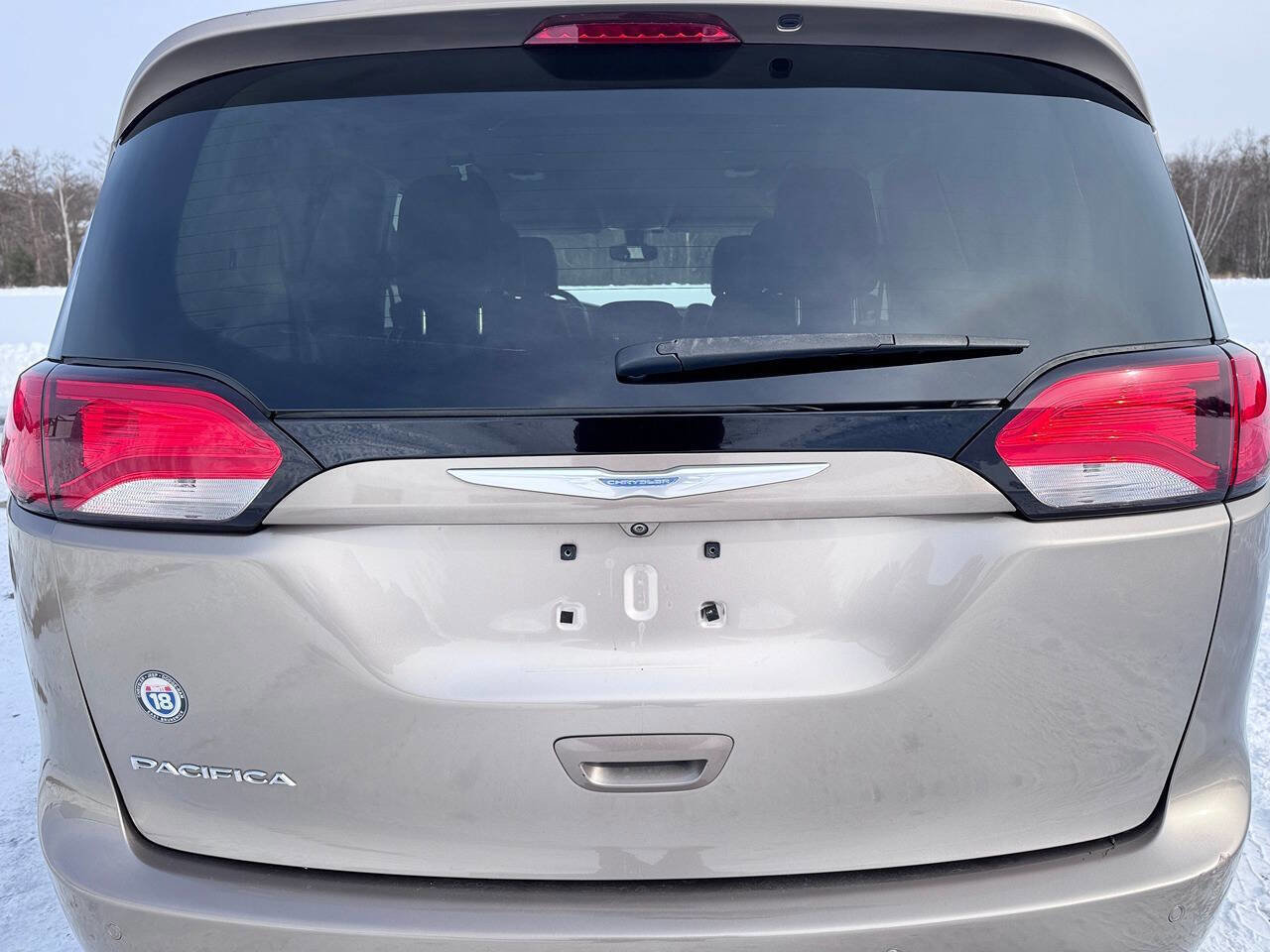 Used 2017 Chrysler Pacifica Touring-L Plus image 12