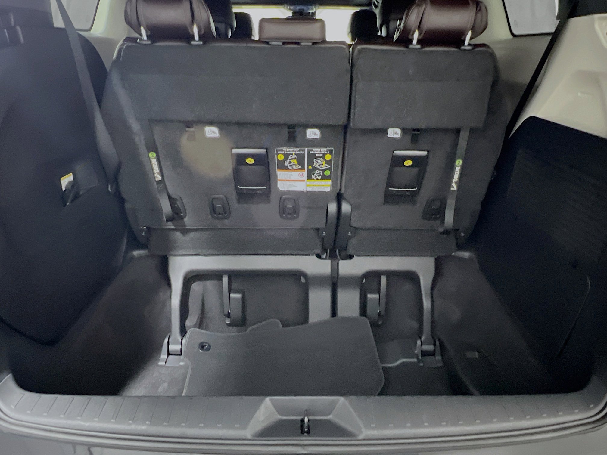 Used 2024 Toyota Sienna Platinum image 34