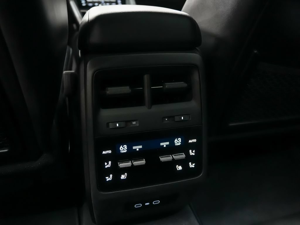 Certified 2025 Porsche Macan Electric RWD image 21