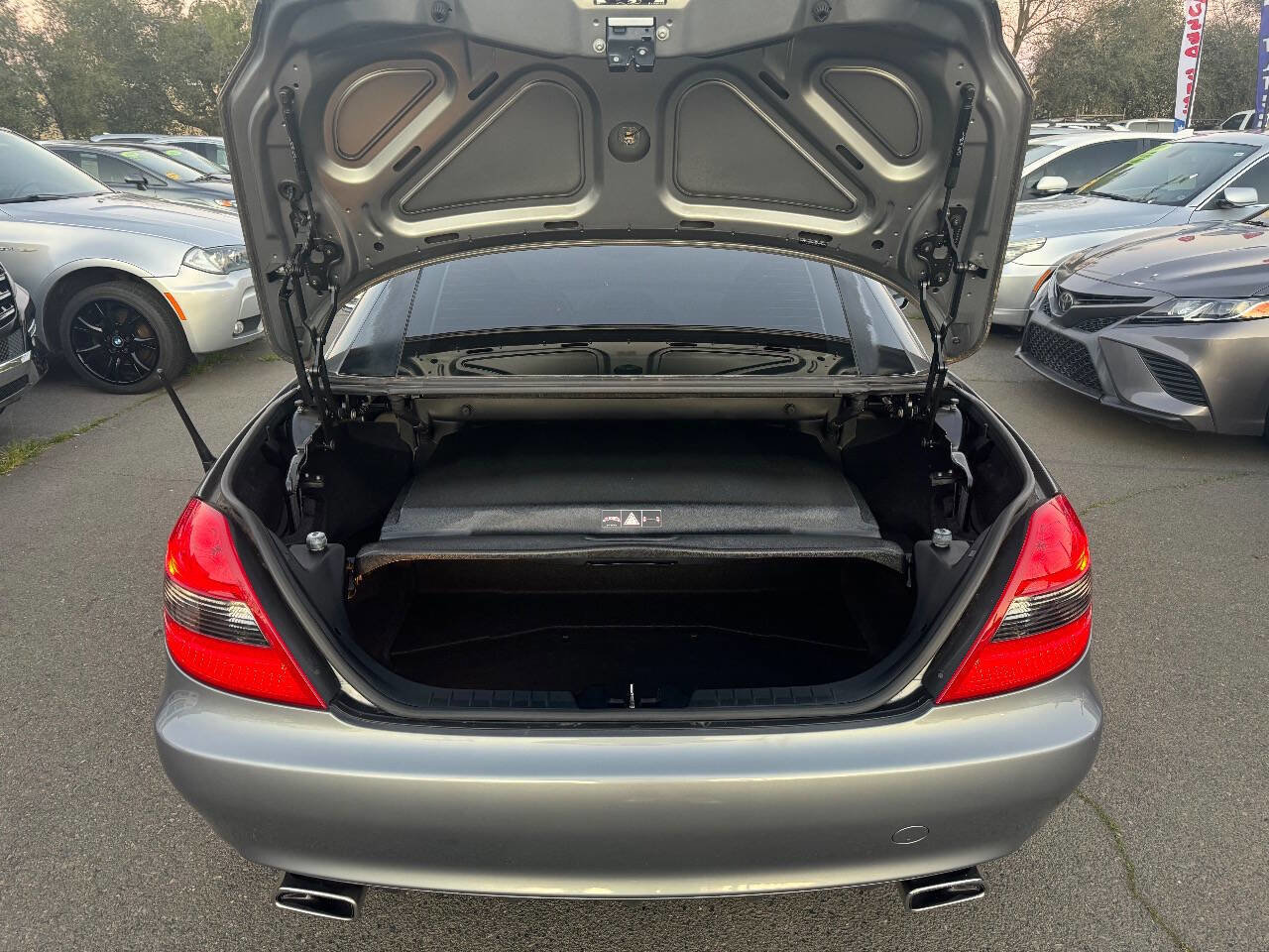 Used 2009 Mercedes-Benz SLK 300 image 22