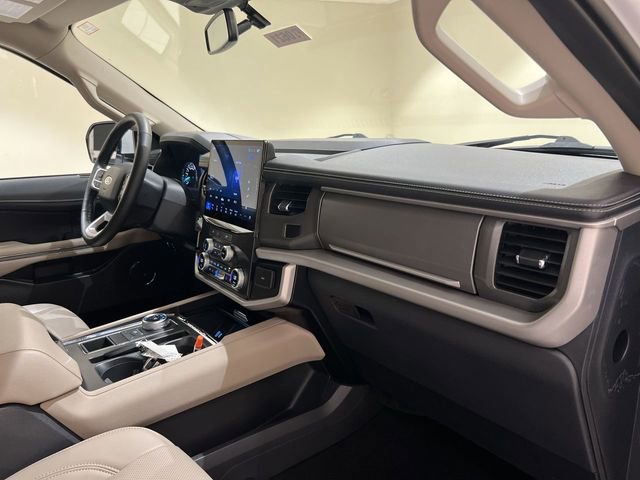Certified 2024 Ford Expedition XLT RWD image 26