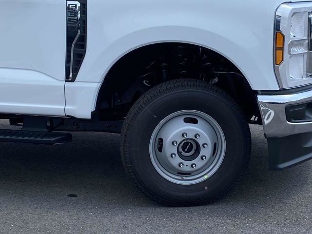 New 2025 Ford F350 XL w/ XL Chrome Package image 3